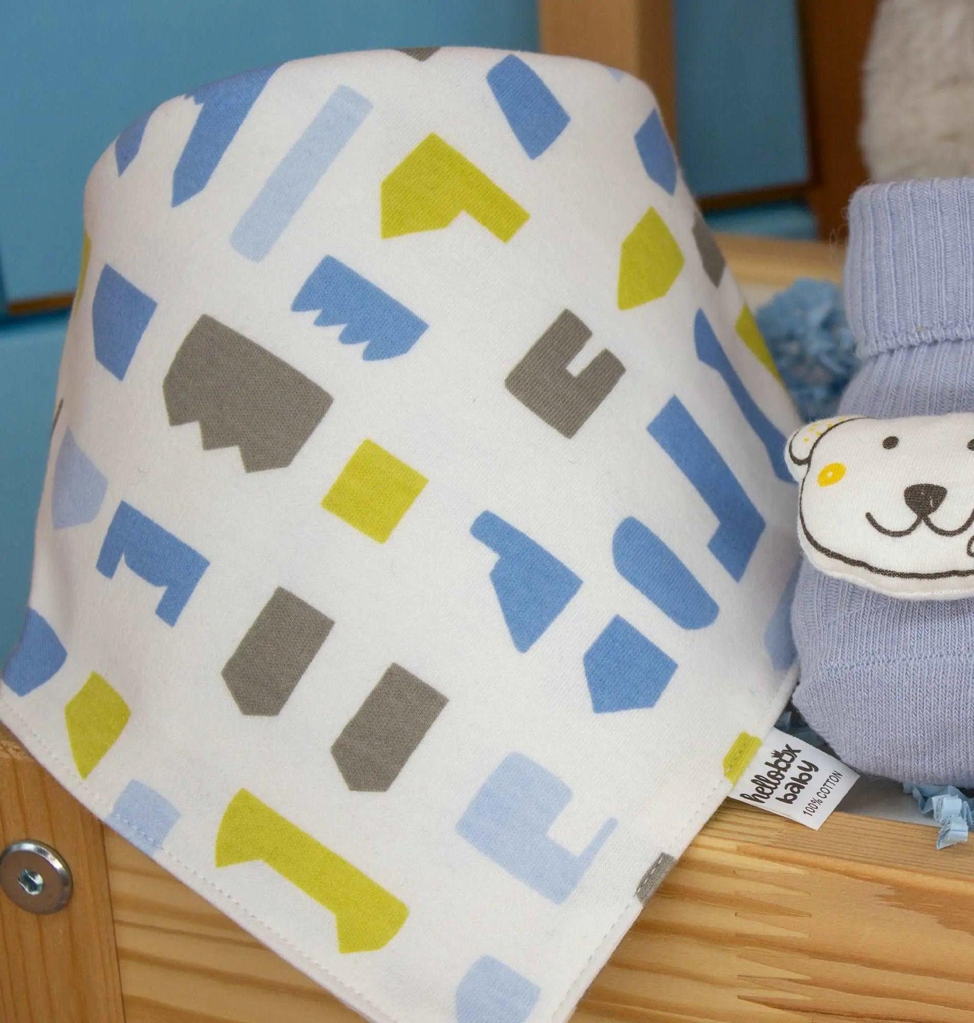 Hellobox cuddle cloth, anti-slip first socks and bib baby gift for birth boy (blue)-4